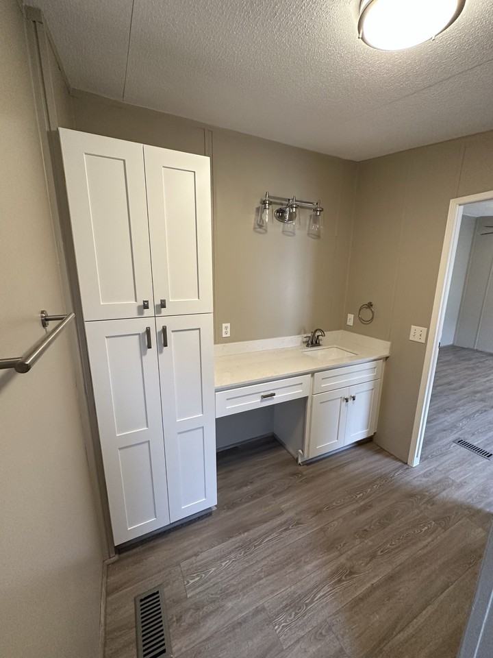515 Connie St - Photo 6 of 14