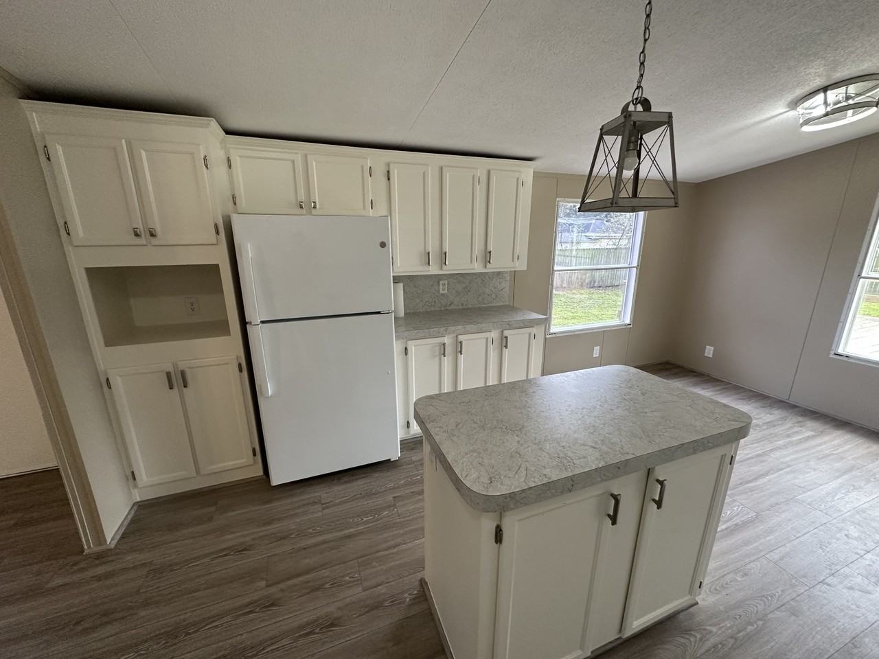 515 Connie St - Photo 7 of 14