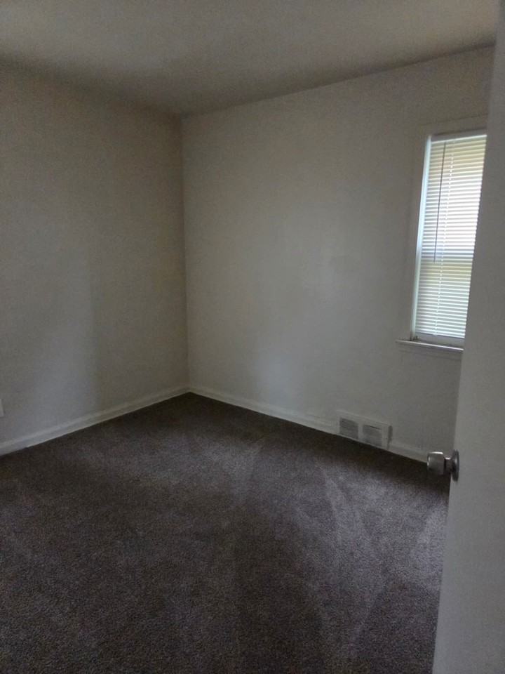 4249 Duane St - Photo 6 of 11