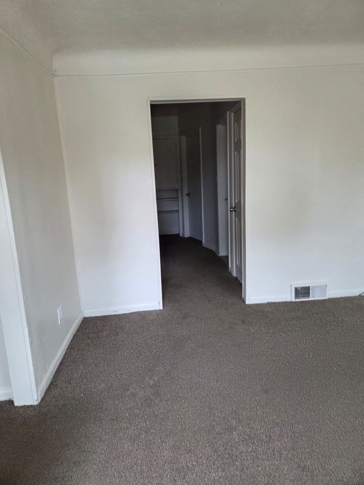 4249 Duane St - Photo 7 of 11