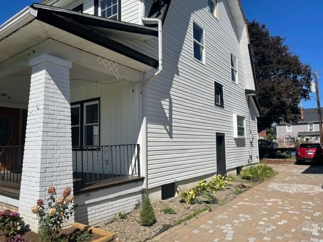 52 E Pettebone St - Photo 3 of 12