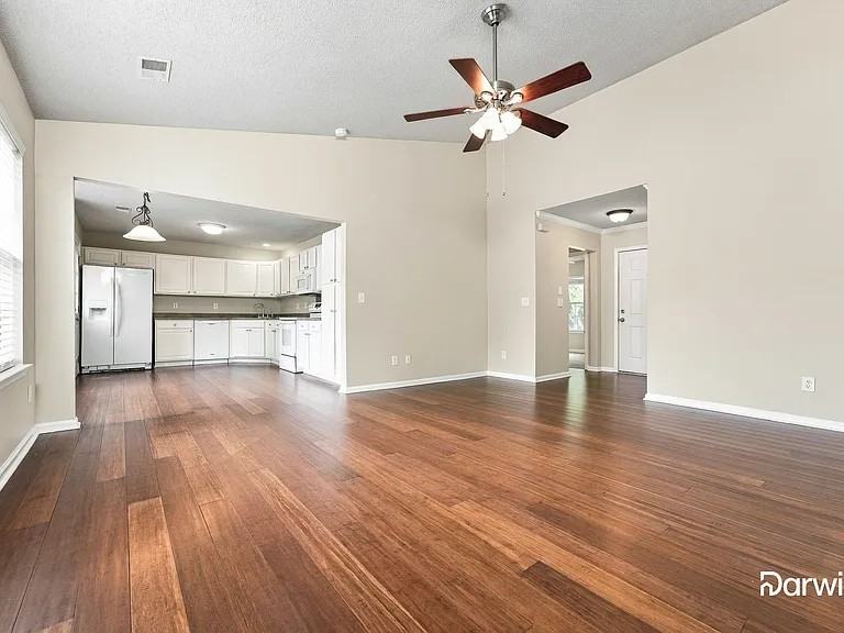 617 Hainesworth Drive - Photo 2 of 12
