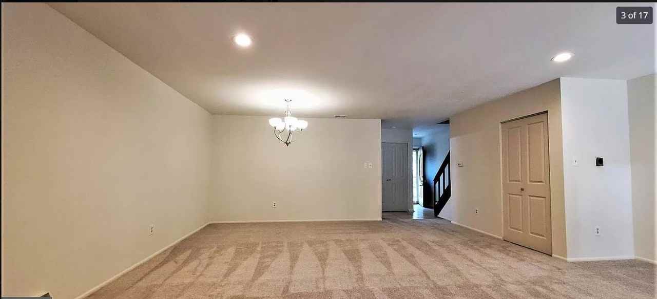 1605 Bromley Est - Photo 2 of 18