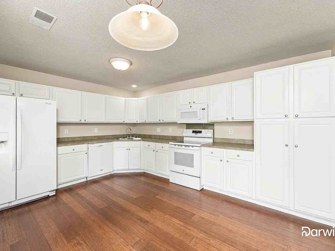 617 Hainesworth Drive - Photo 4 of 12