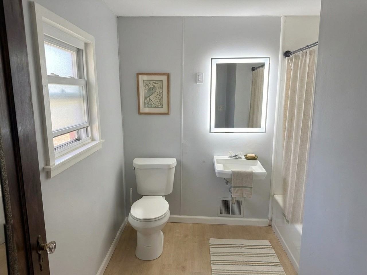 243 Niagara St #3 - Photo 7 of 9