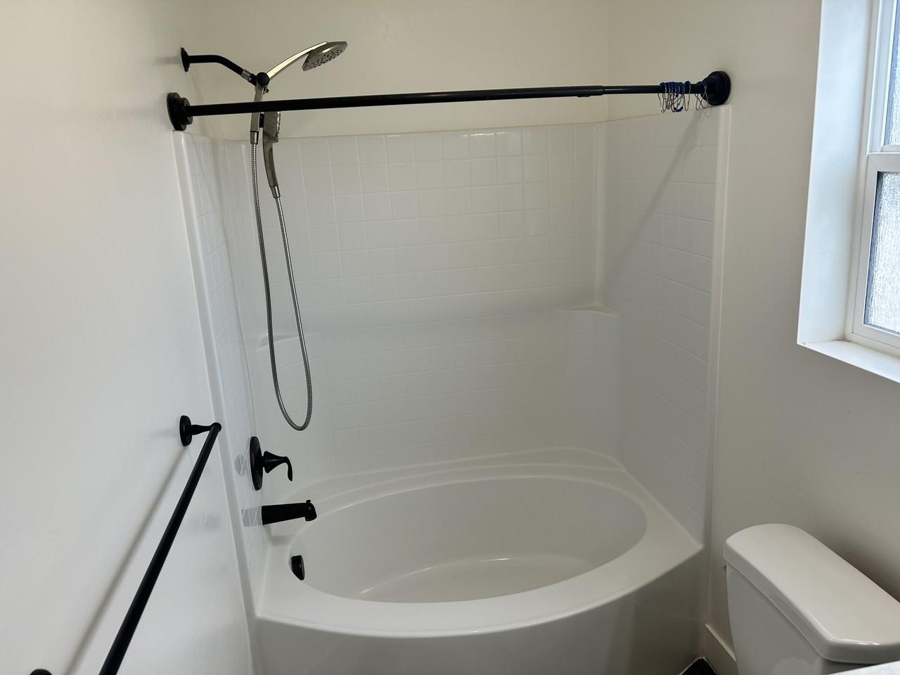 7050 S Bedford Ave - Photo 4 of 11