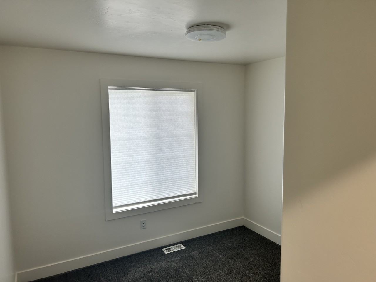 7050 S Bedford Ave - Photo 7 of 11