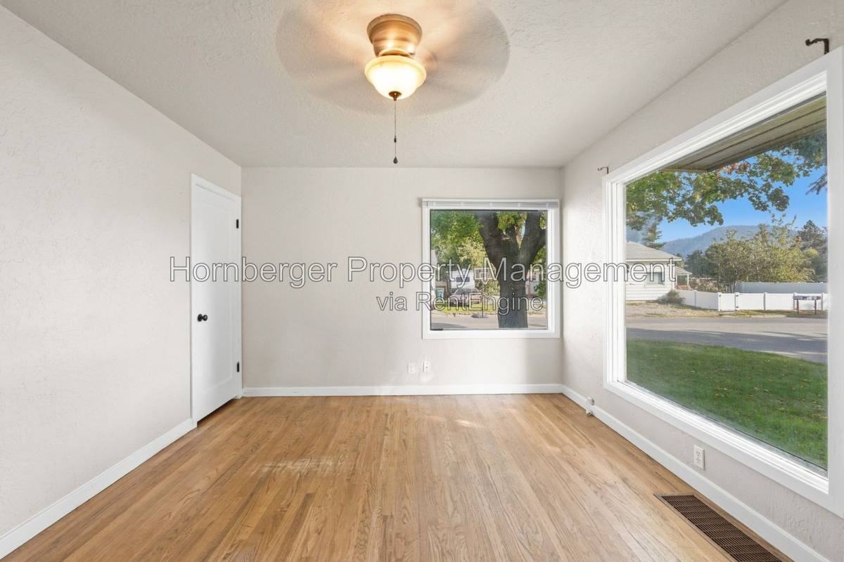 2023 N 6th Pl - Photo 4 of 10