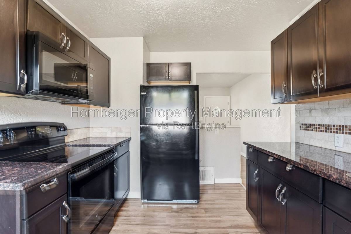 2023 N 6th Pl - Photo 7 of 10