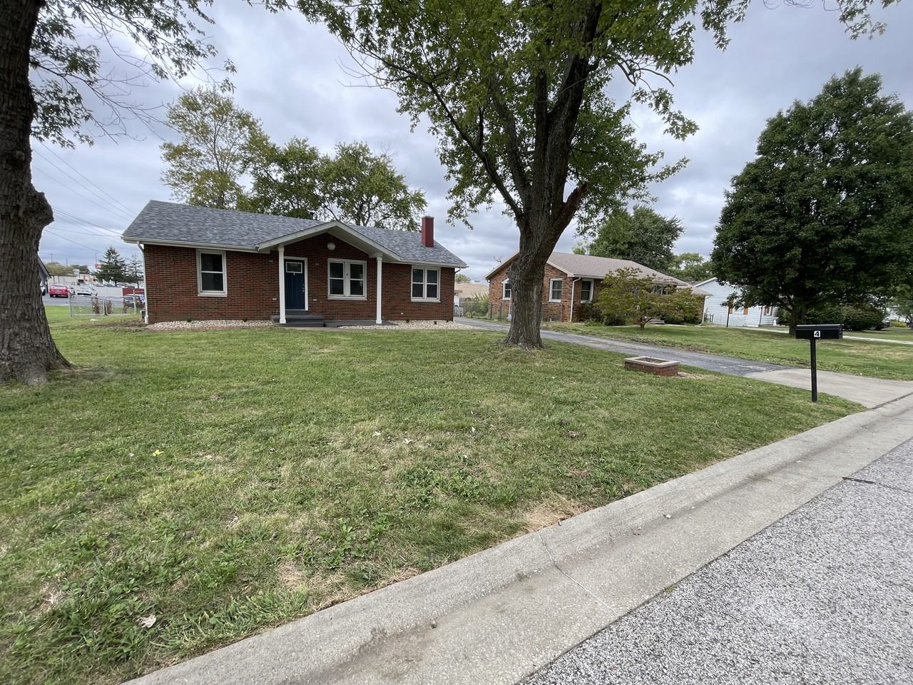 4 Lexington Dr - Photo 2 of 24