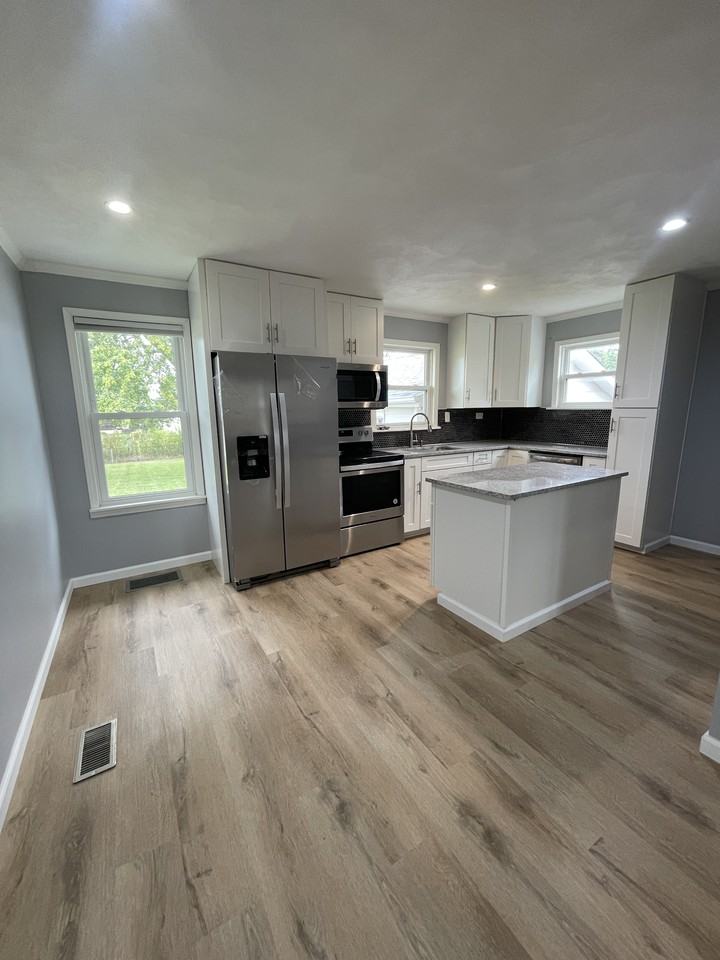 4 Lexington Dr - Photo 5 of 24
