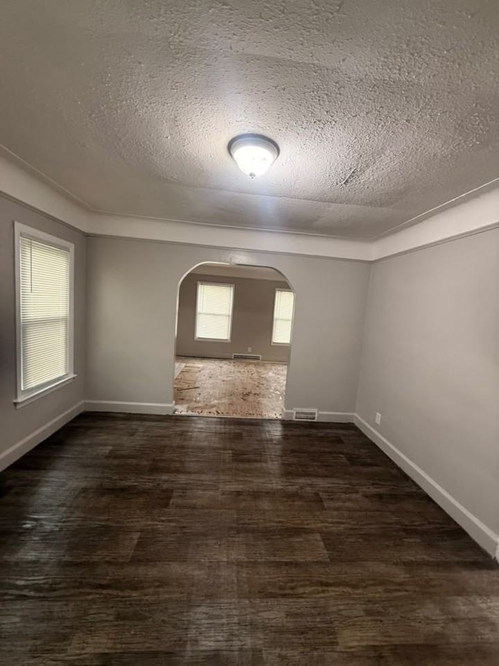 17325 Strasburg St - Photo 6 of 19