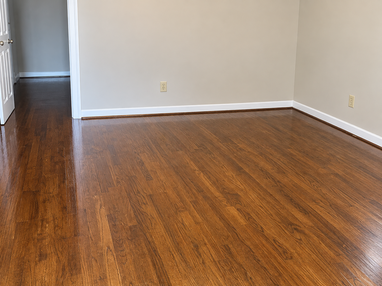 1402 33rd St - Photo 7 of 8