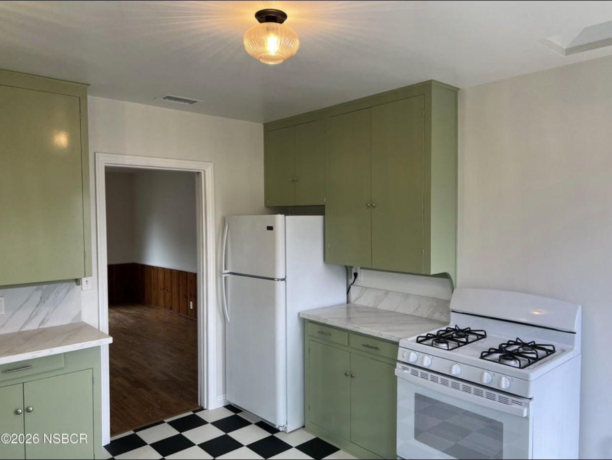 224 N F St - Photo 6 of 17