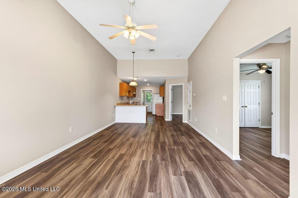 15119 Deer Creek Dr - Photo 5 of 29