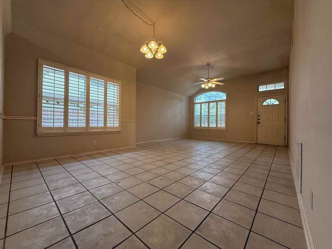 11214 Woodwaters Way - Photo 4 of 20