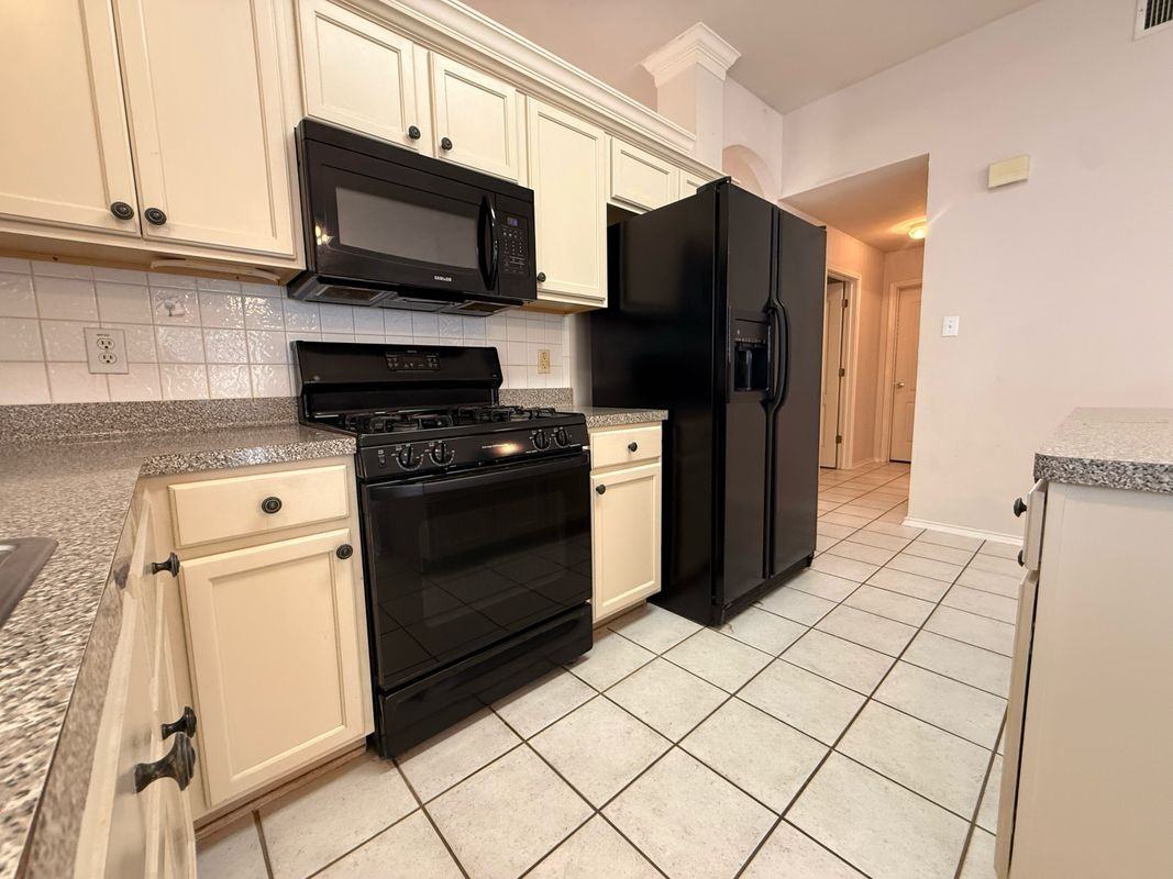 11214 Woodwaters Way - Photo 6 of 20