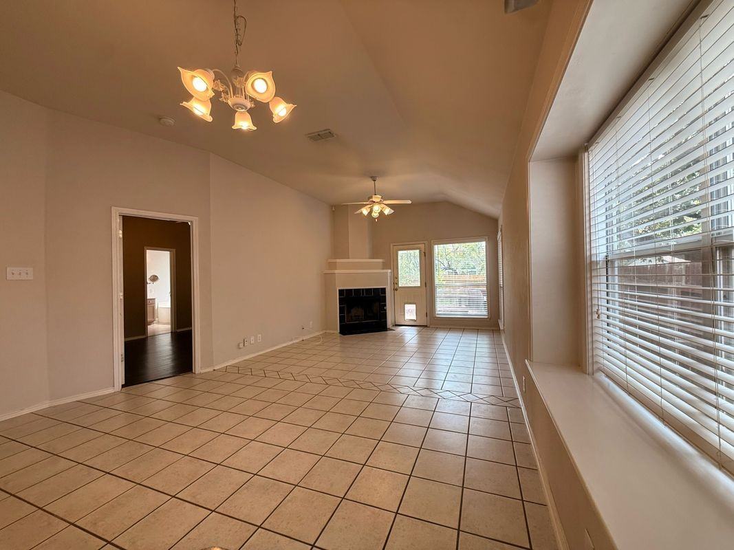 11214 Woodwaters Way - Photo 7 of 20