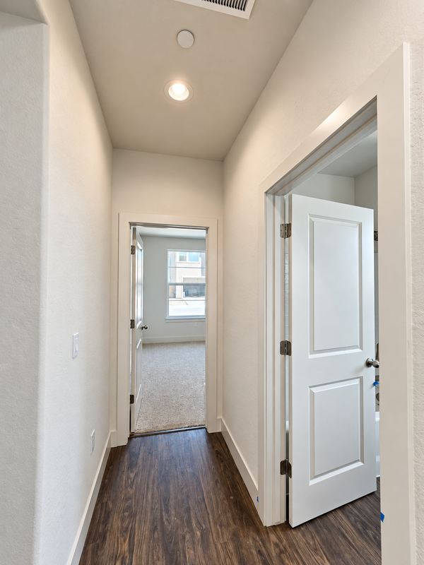 1037 Madrid Ave - Photo 3 of 5