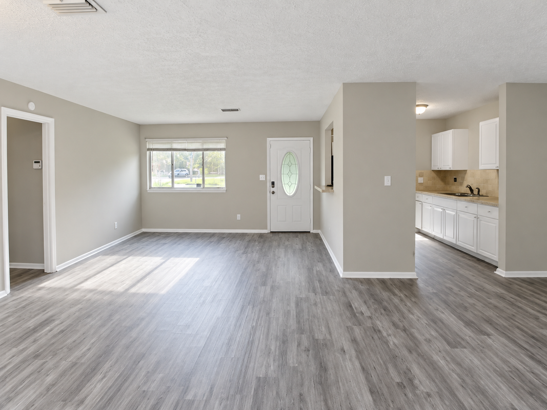 6556 Cooper Ln - Photo 3 of 13