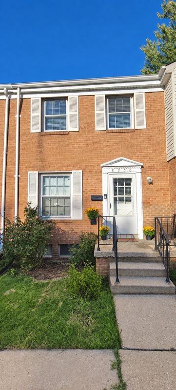 8356 Imperial Dr - Photo 2 of 11