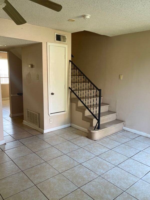 2454 Mexico St - Photo 2 of 6
