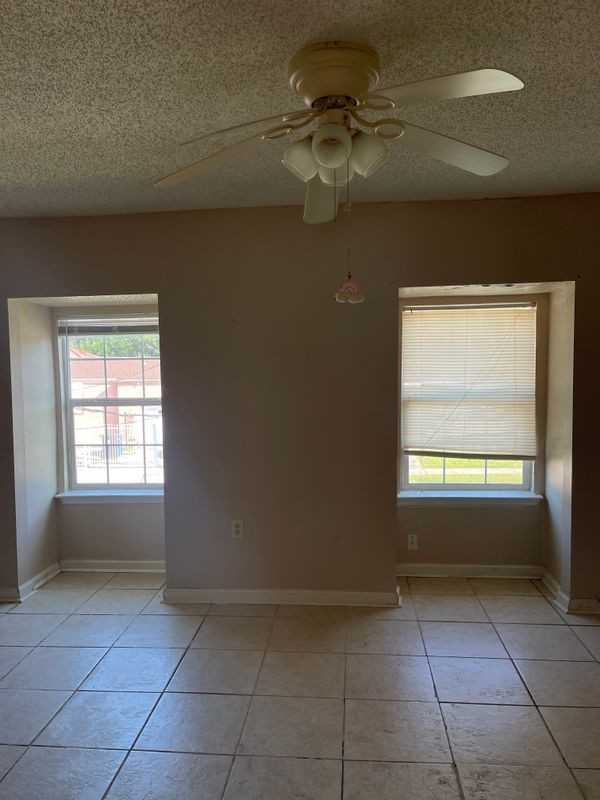 2454 Mexico St - Photo 5 of 6