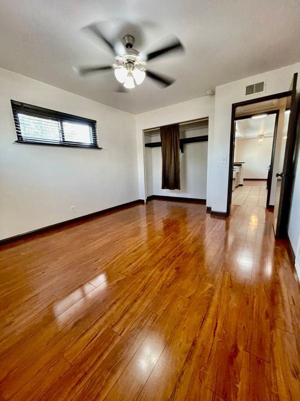 3961 Center Ave - Photo 2 of 6