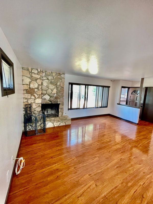 3961 Center Ave - Photo 4 of 6