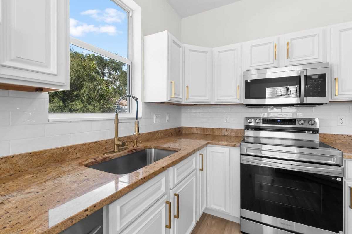 3618 Elm St - Photo 7 of 43