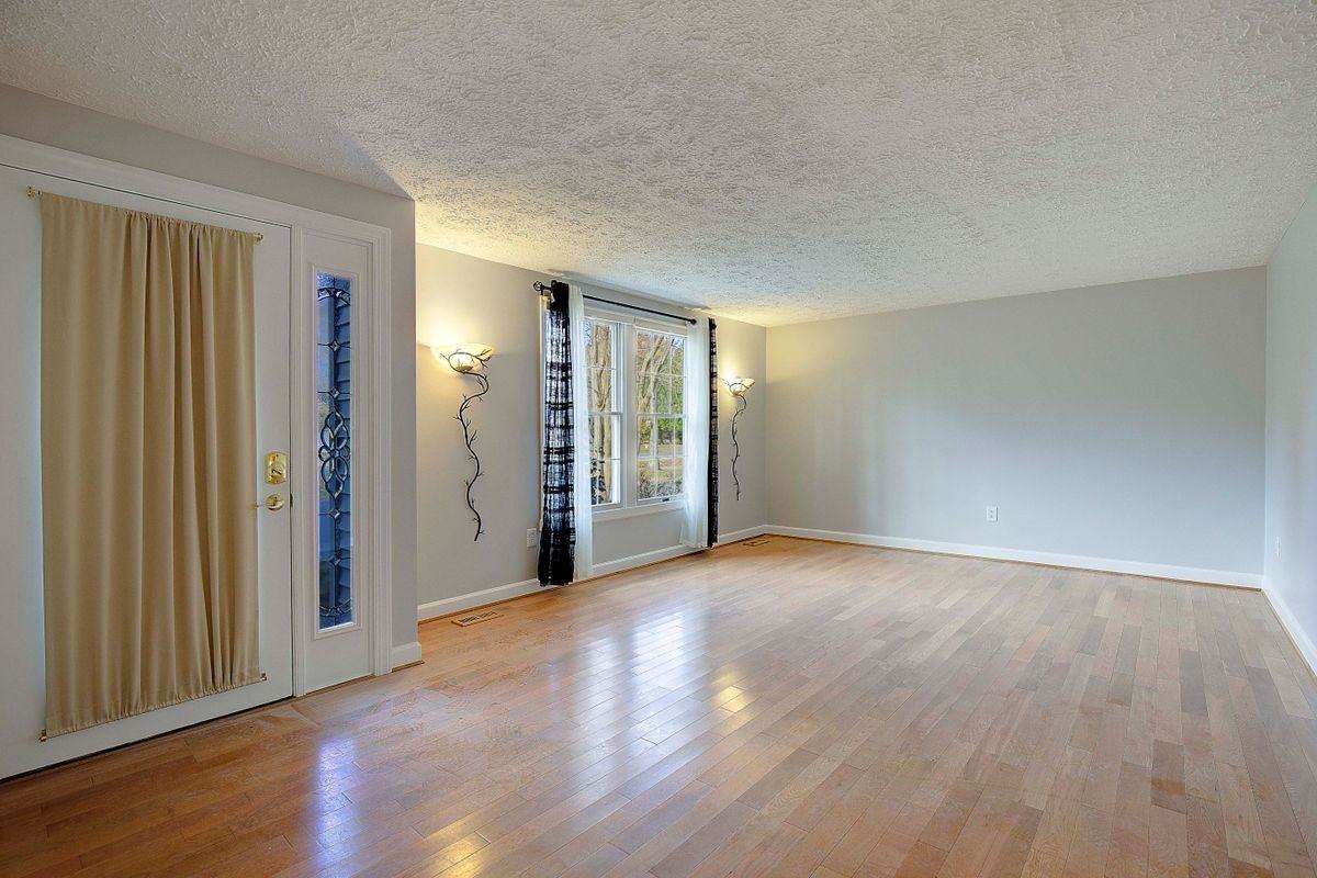 804 Mason Rd - Photo 2 of 44