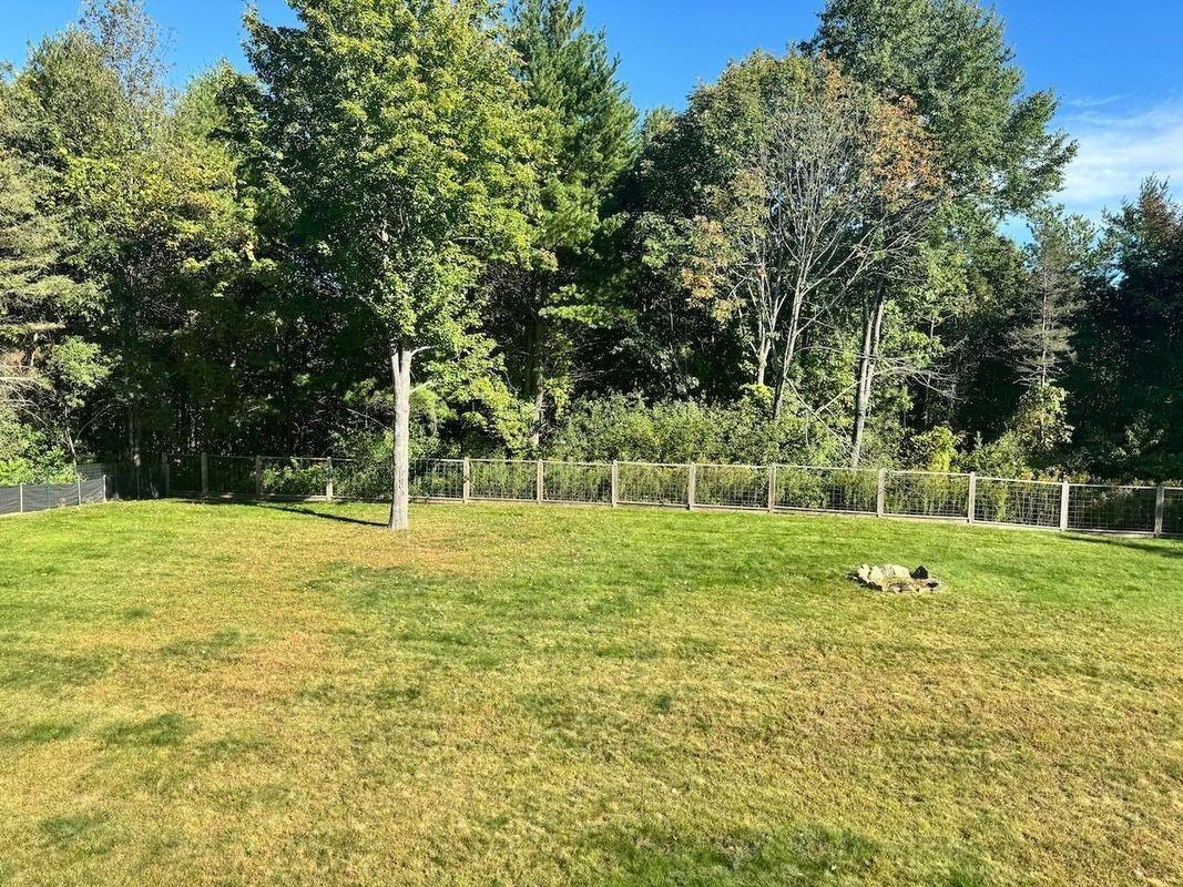 83 Foley Rd - Photo 5 of 36