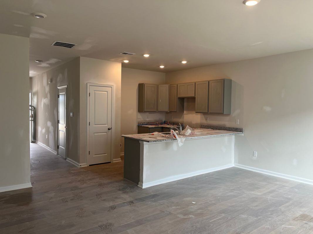 553 Norwood Dr - Photo 3 of 3