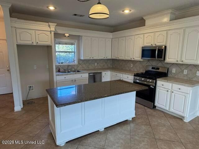 133 Susan Ln - Photo 2 of 20