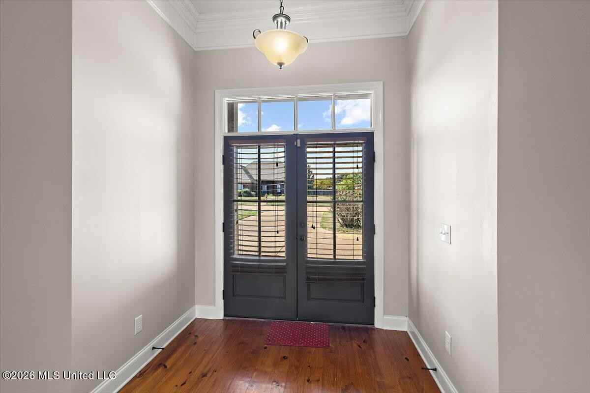 1022 Trinity Dr - Photo 5 of 31