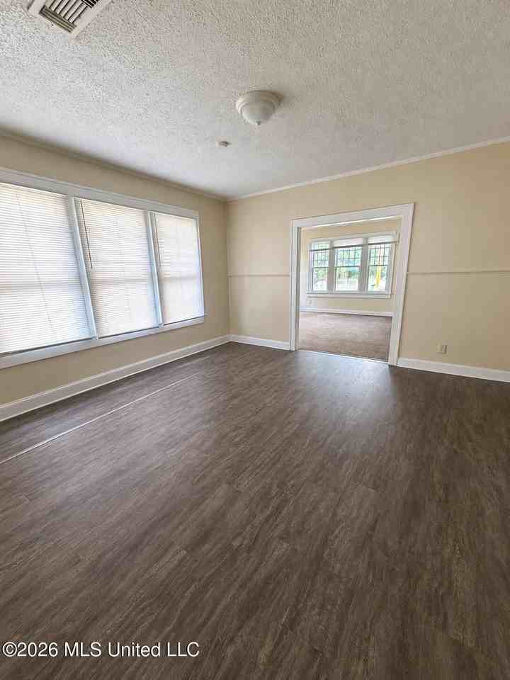 2216 Kelly Ave - Photo 2 of 11