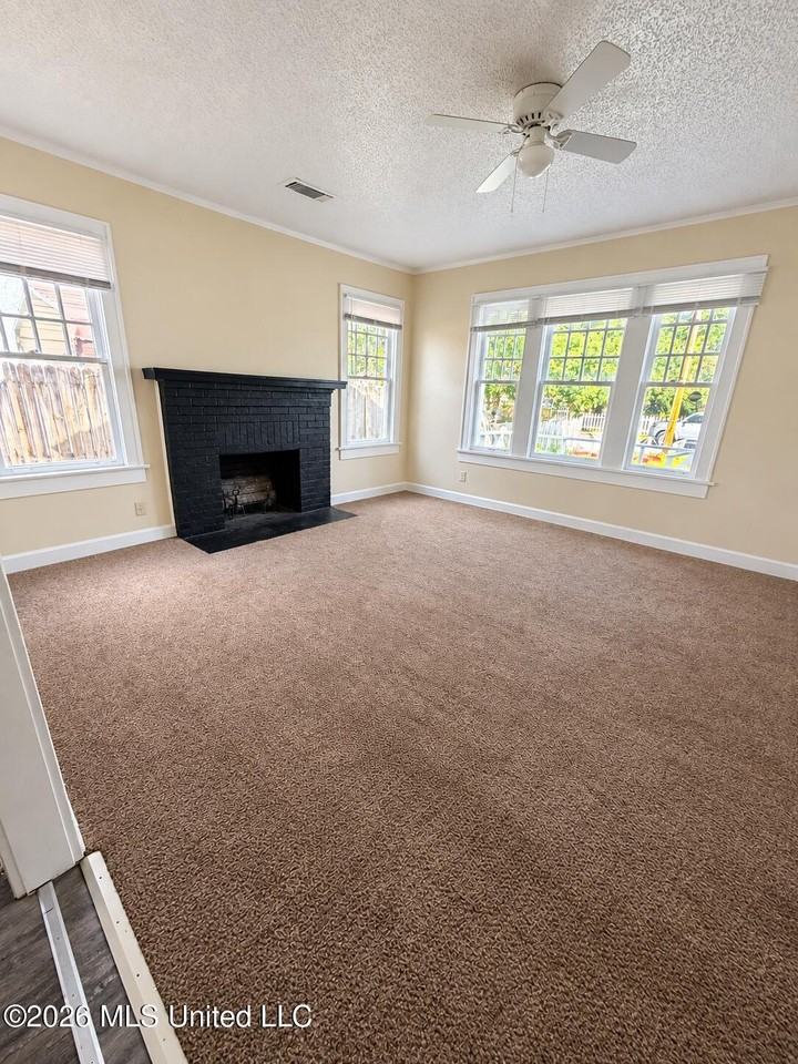 2216 Kelly Ave - Photo 3 of 11