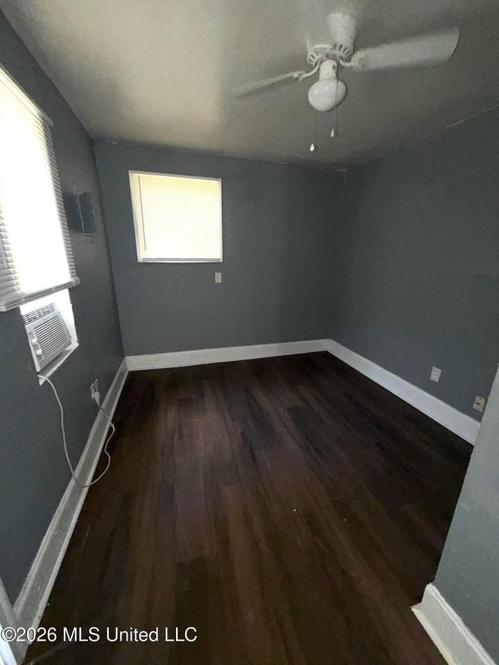 2234 5th Ave - Photo 2 of 6