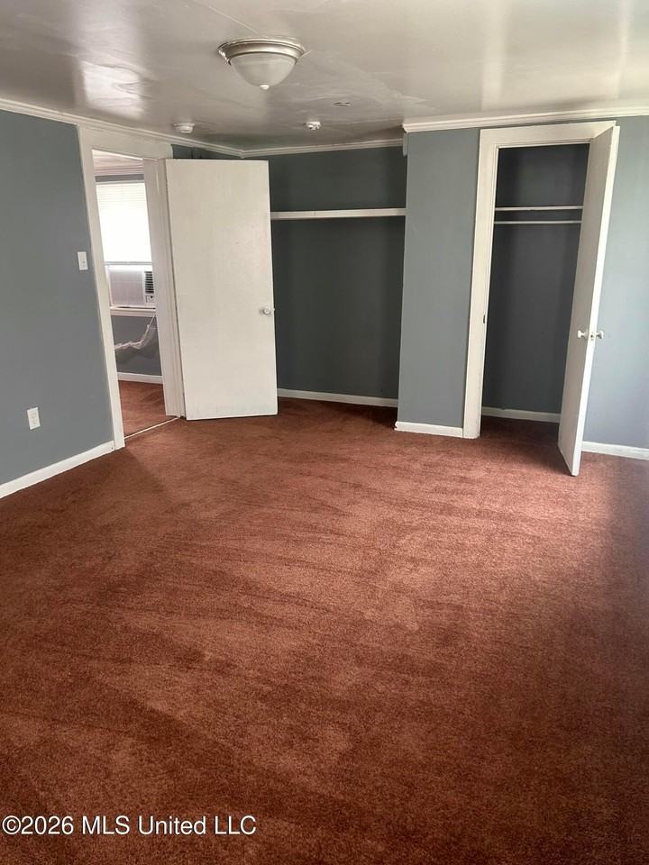 2524 28th St - Photo 4 of 5