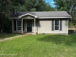 featured image of 811 S College St