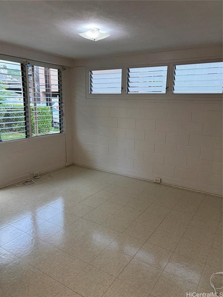 1249 Matlock Ave #A - Photo 2 of 10