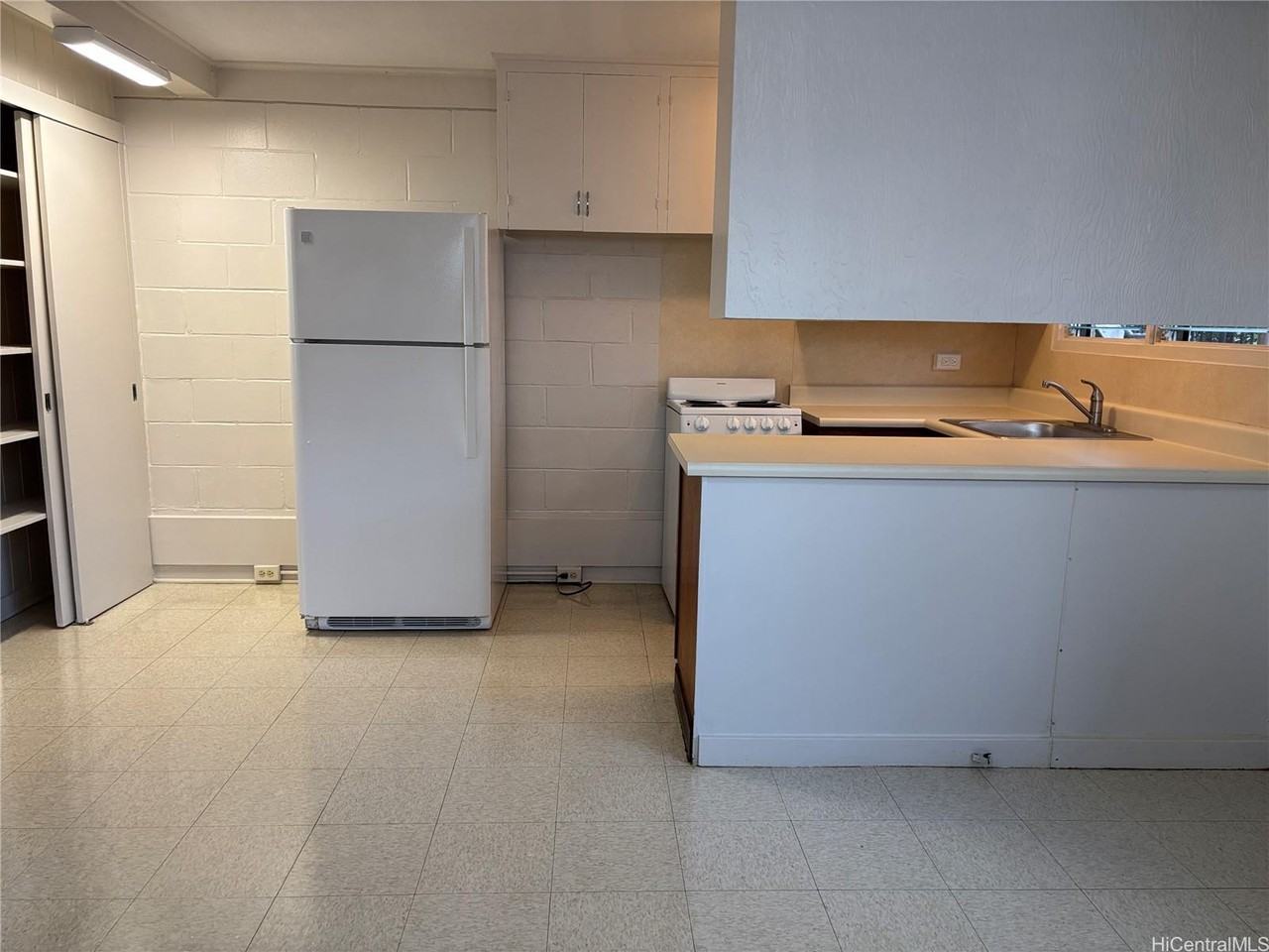 1249 Matlock Ave #A - Photo 4 of 10