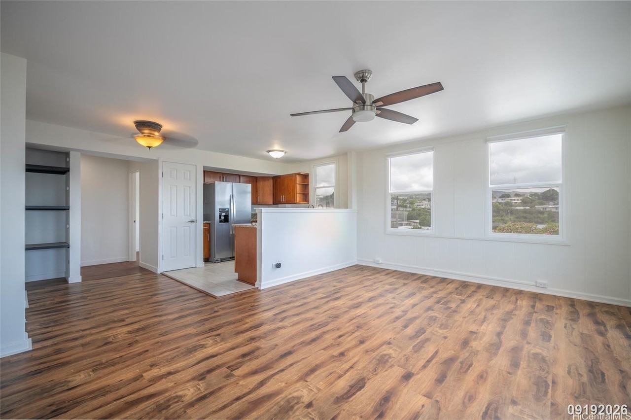 710 Hoohoa Pl - Photo 2 of 25