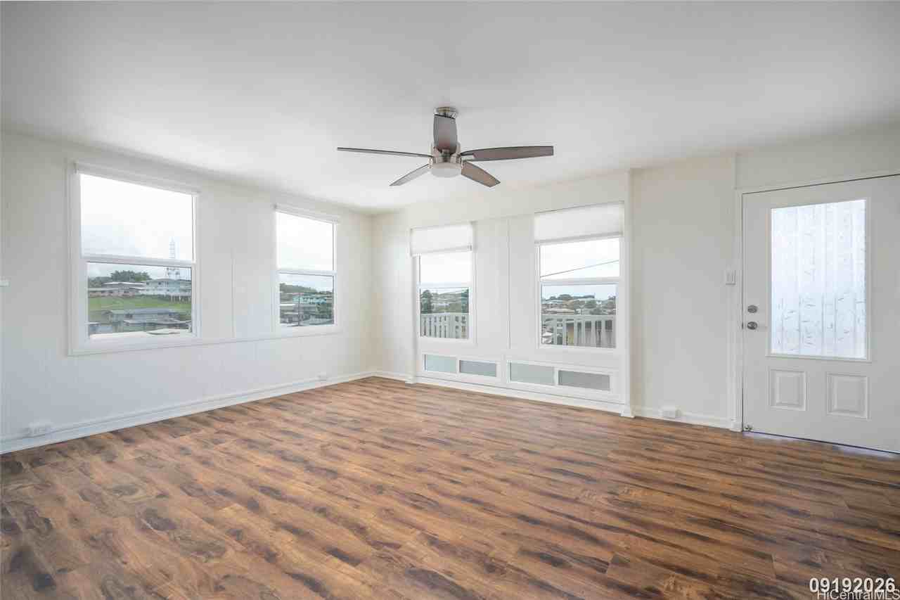 710 Hoohoa Pl - Photo 3 of 25