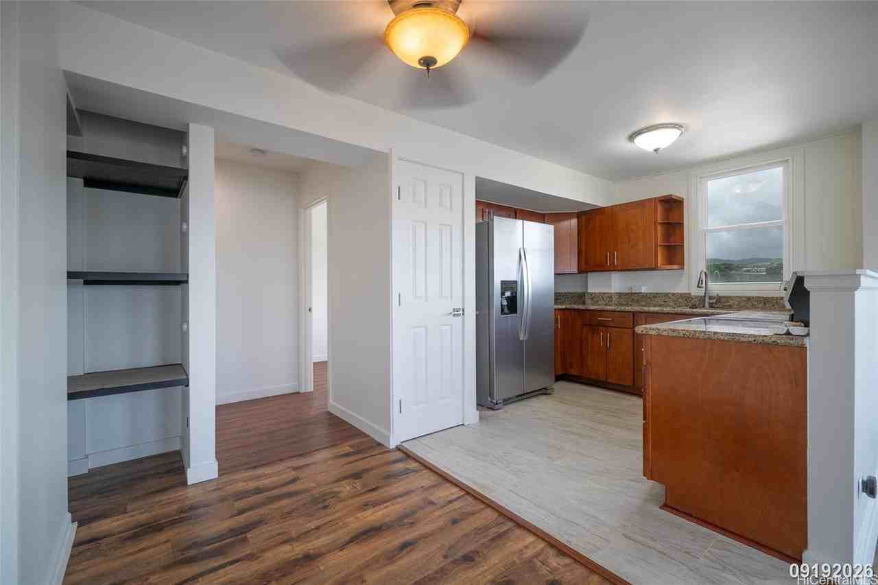 710 Hoohoa Pl - Photo 4 of 25
