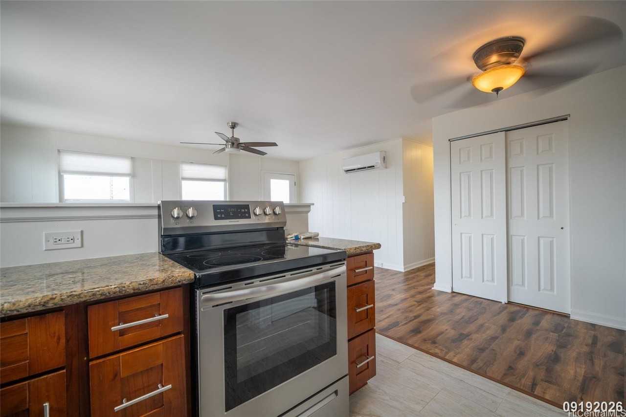 710 Hoohoa Pl - Photo 7 of 25