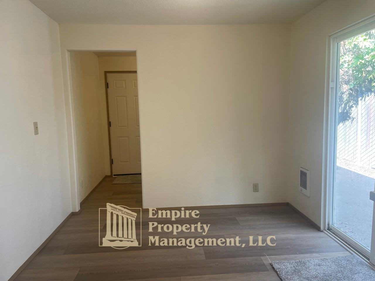 1912 1911/1 Taft St #1912 - Photo 3 of 13