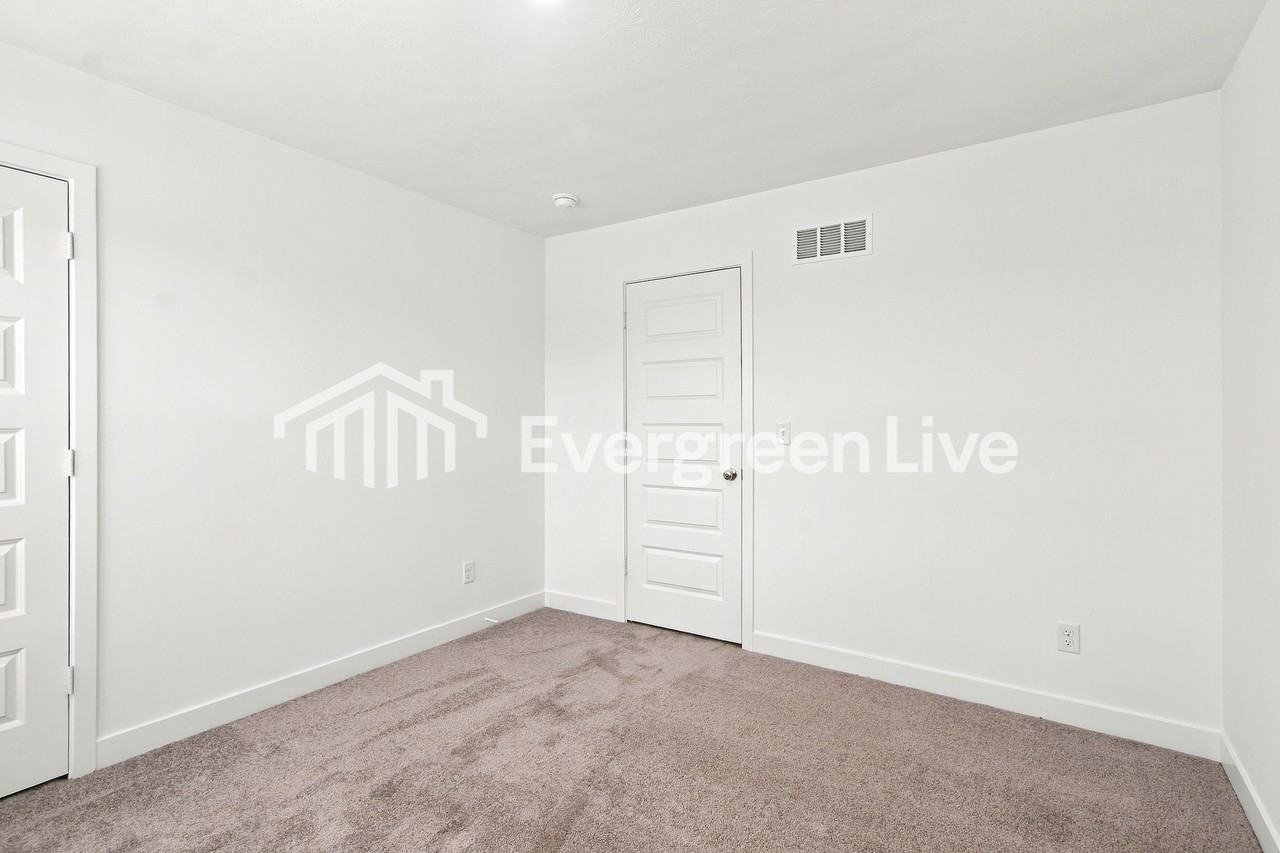 5203 Great Percheron Dr - Photo 2 of 15