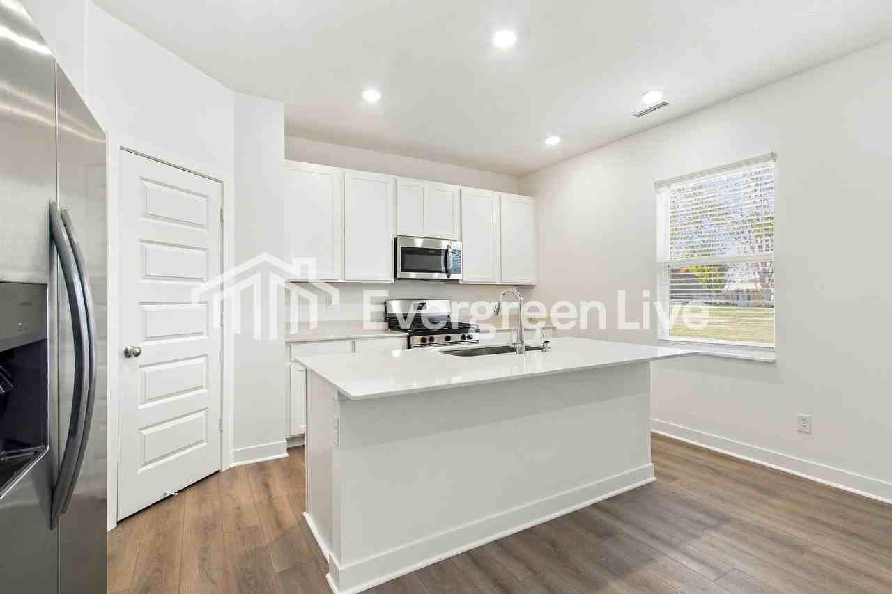 5203 Great Percheron Dr - Photo 6 of 15