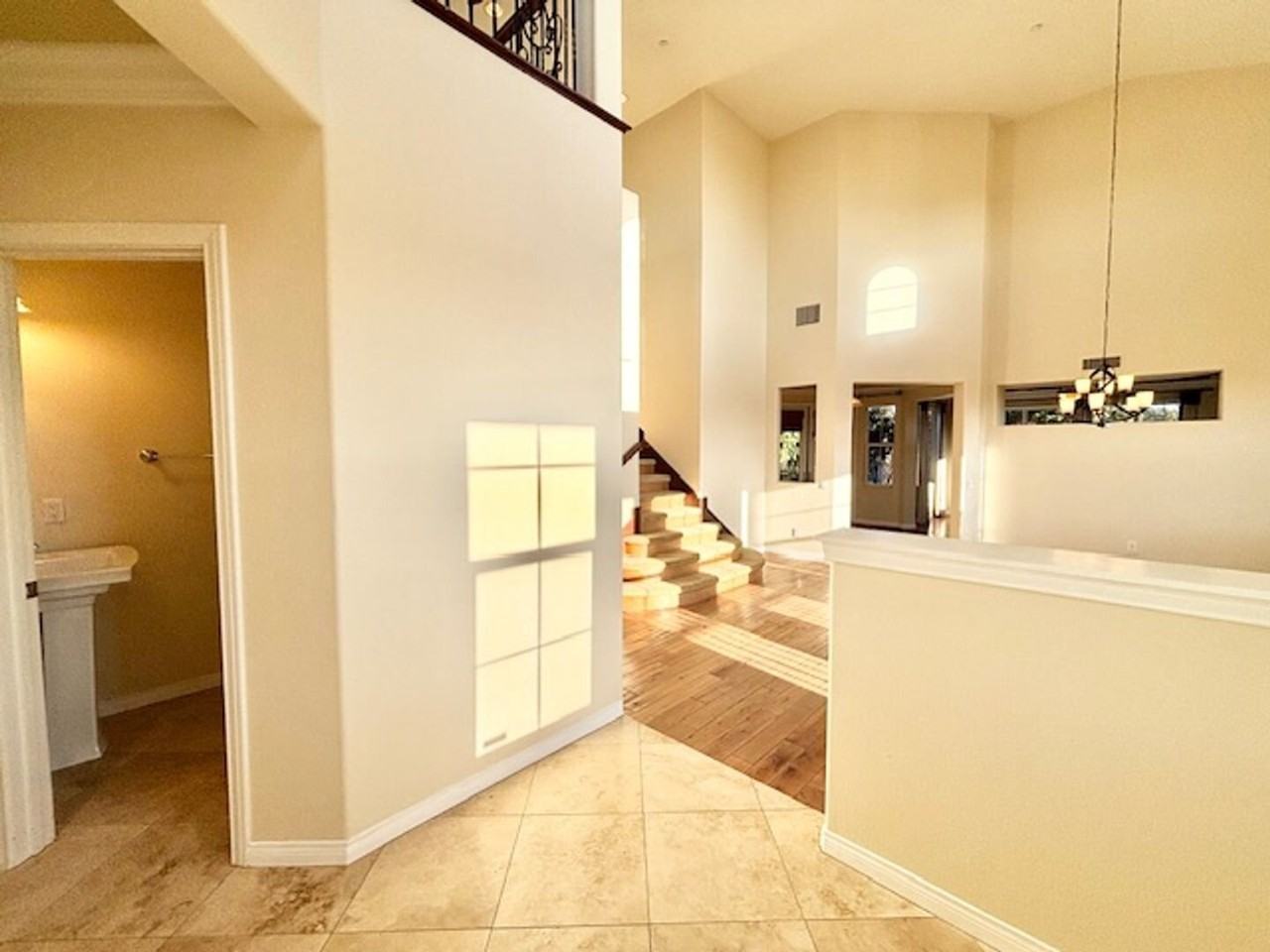 6294 Canary St - Photo 4 of 49
